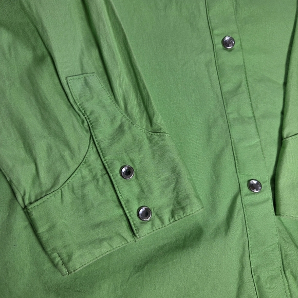 Wrangler Womans Green Shirt With Beautiful Embellishments On Sleeves Size XL - Picture 4 of 7